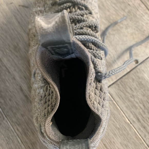 Nike Lebron James basketball shoes barely used in very good condition - Picture 4 of 5